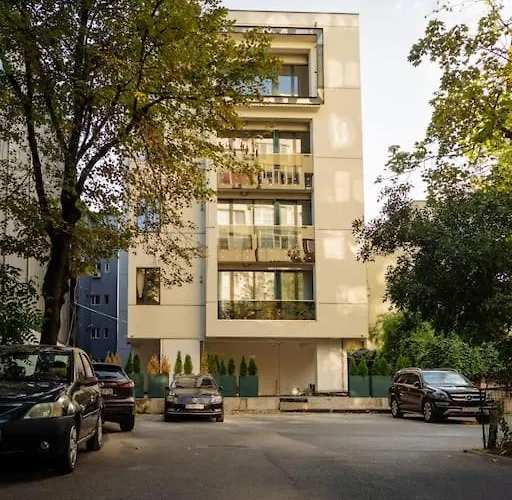 Apartment 4 - New Building & Parking