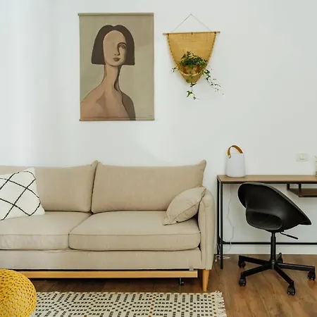 4 - New Building & Parking Bükreş