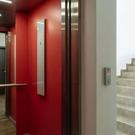 4 - New Building & Parking בוקרשט