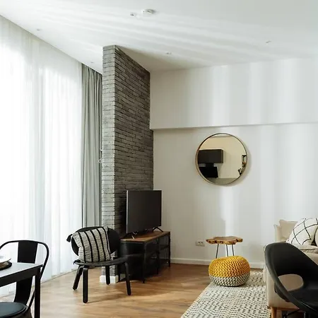 4 - New Building & Parking Bükreş