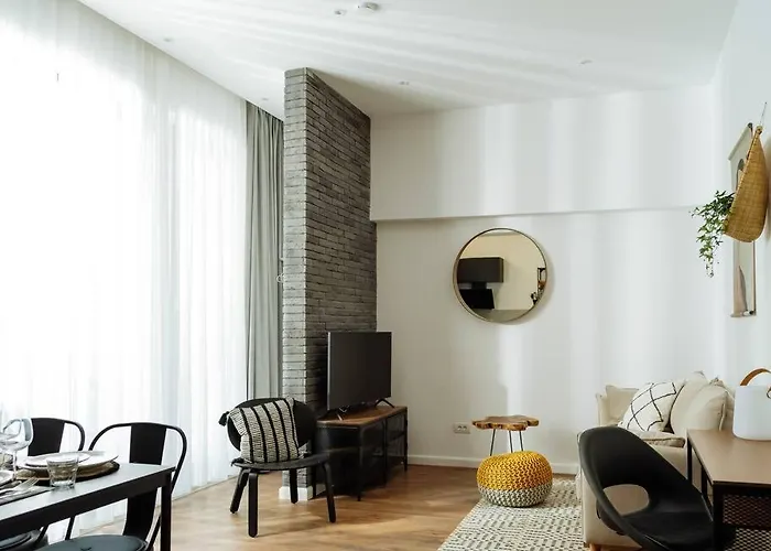 4 - New Building & Parking Bükreş