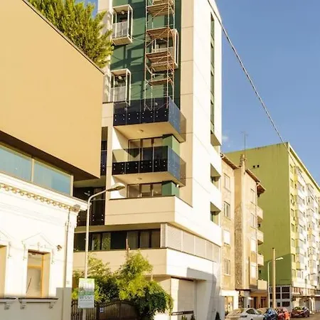 4 - New Building & Parking Bucarest