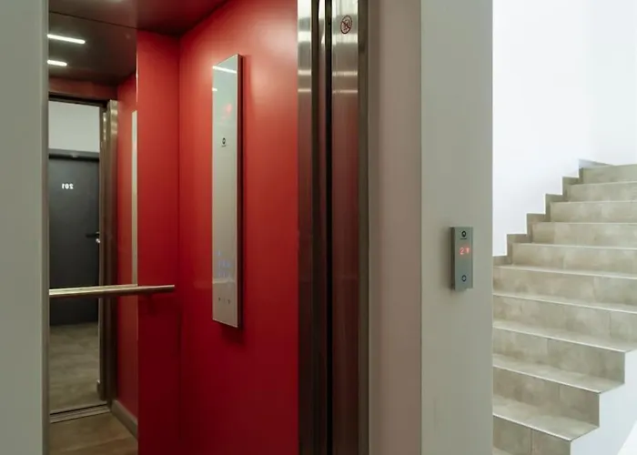 4 - New Building & Parking 부쿠레슈티